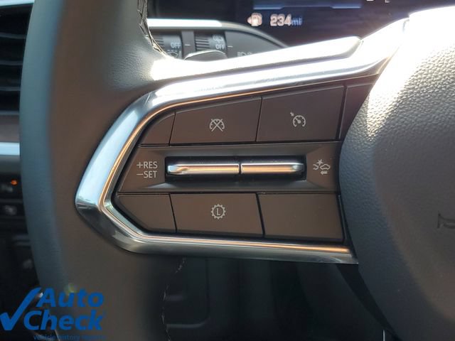 Used 2025 Chevrolet Suburban LS RWD image 21