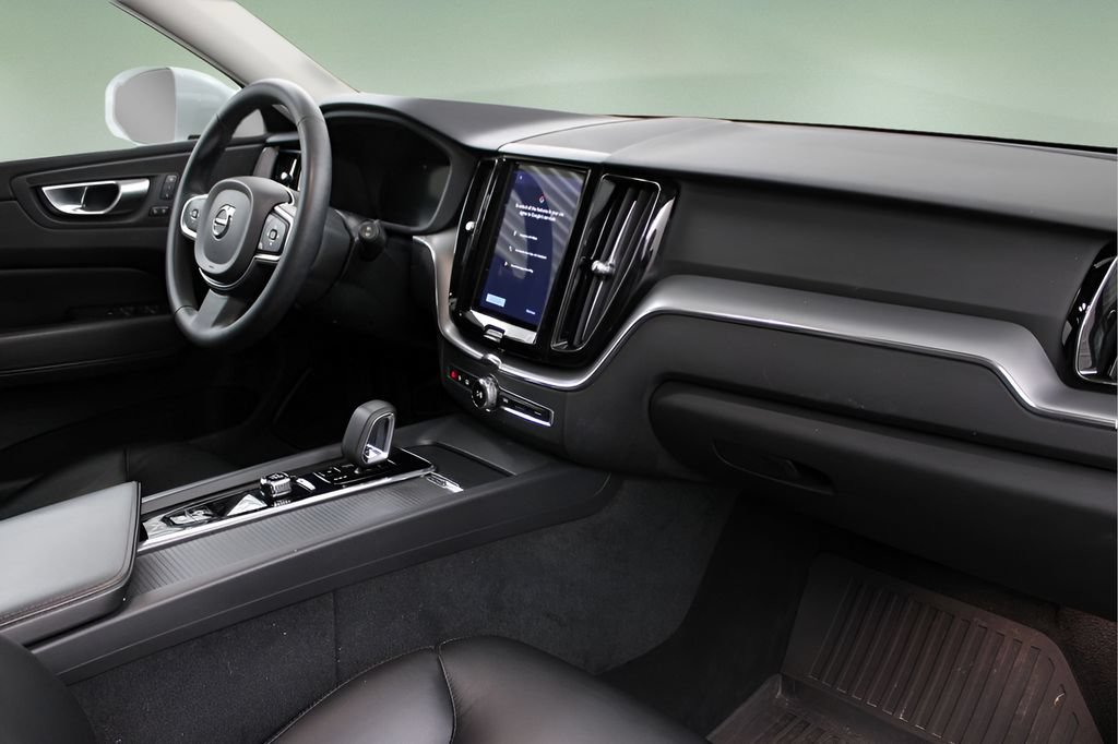 Used 2023 Volvo XC60 B5 Core w/ Climate Package AWD/4WD image 22