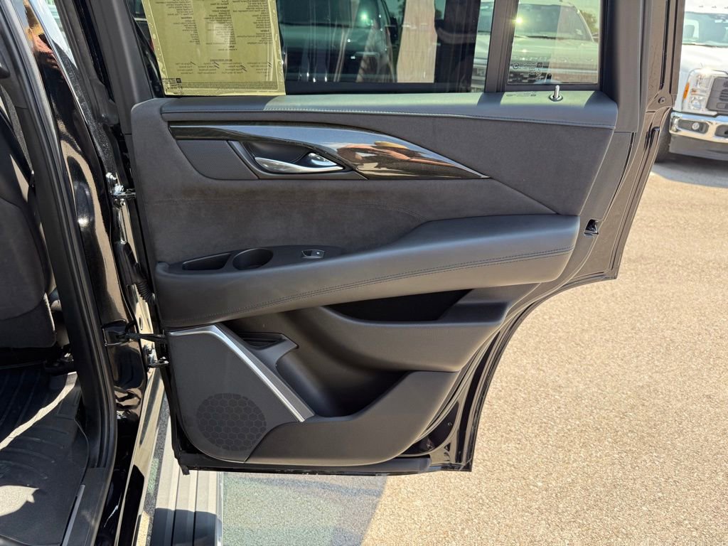Used 2020 Cadillac Escalade Platinum AWD/4WD image 24