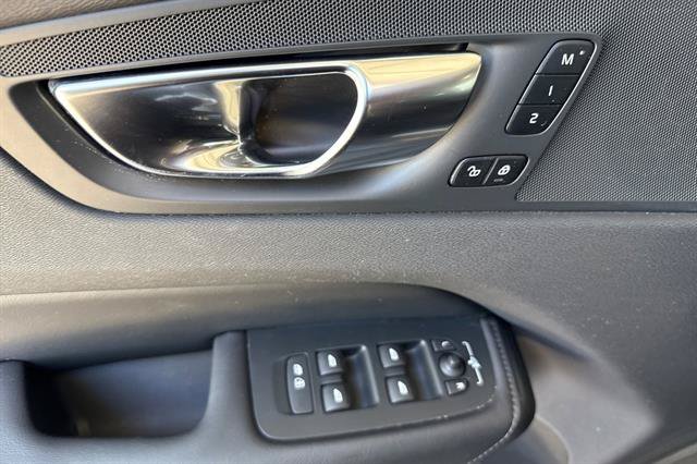 Certified 2025 Volvo XC60 B5 Plus AWD/4WD image 10