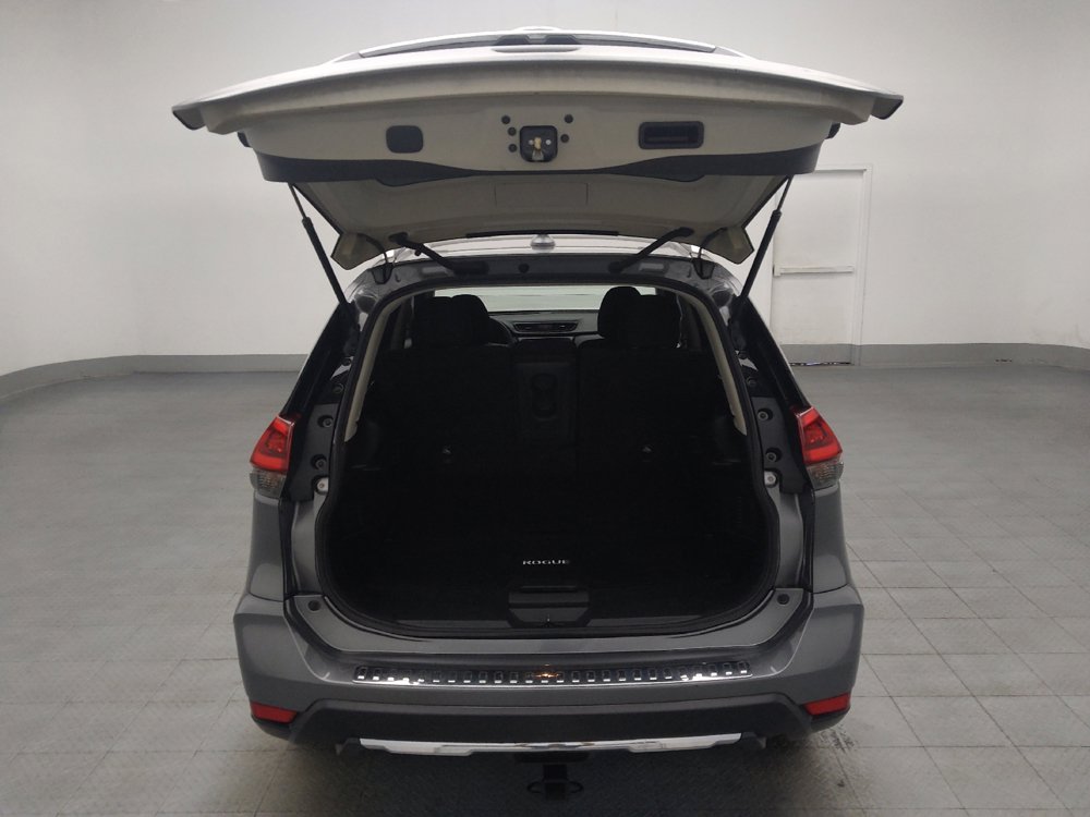 Used 2020 Nissan Rogue S w/ Special Edition Package FWD image 29