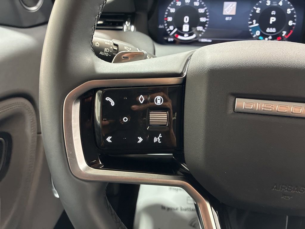 Used 2025 Land Rover Discovery Sport S image 29