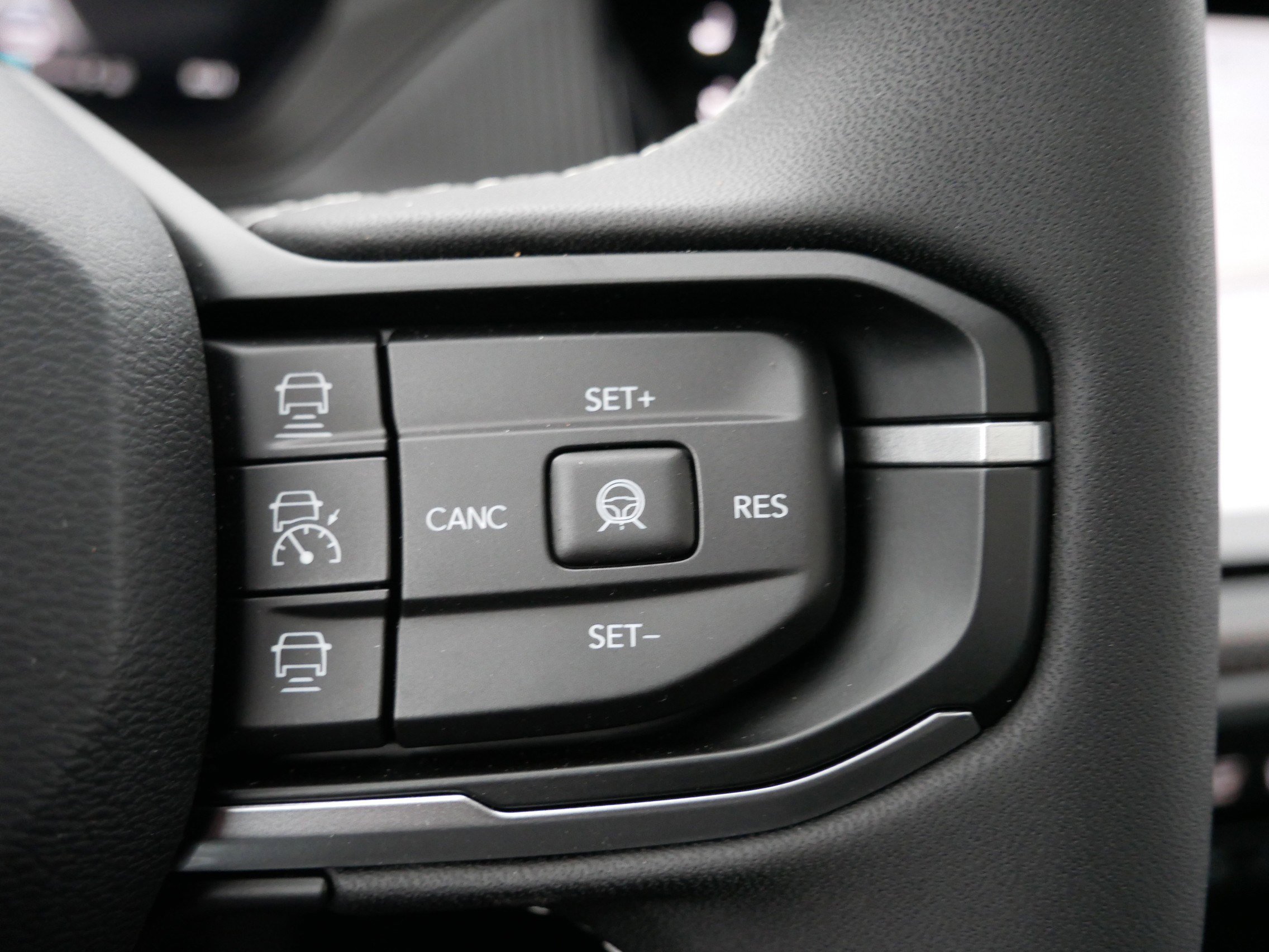 New 2026 Jeep Cherokee Overland image 19