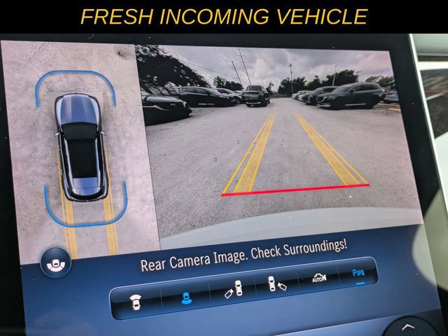 Used 2025 Mercedes-Benz GLC 350e 4MATIC w/ AMG Line image 17