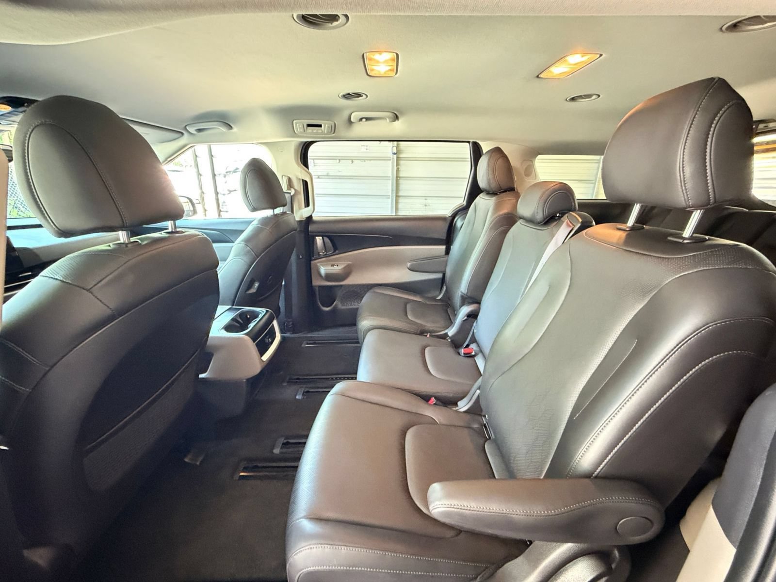 Used 2026 Kia Carnival FWD image 22
