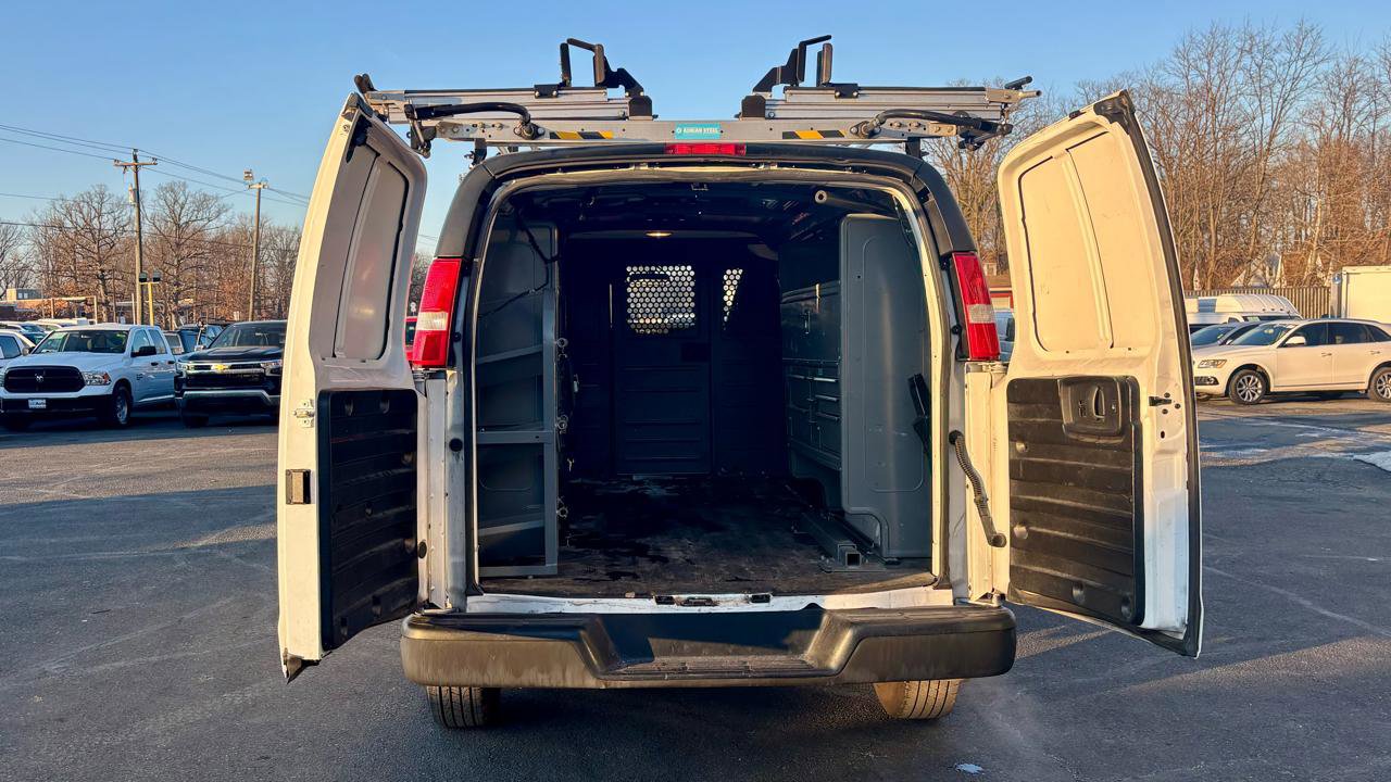 Used 2022 Chevrolet Express 2500 RWD 2500 135 w/ Driver Convenience Package image 9