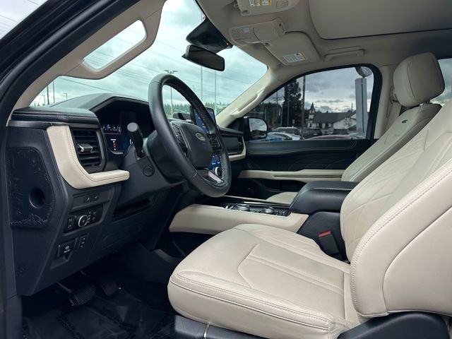 Used 2024 Ford Expedition Platinum image 9