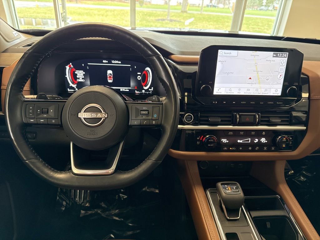 Used 2023 Nissan Pathfinder Platinum image 18