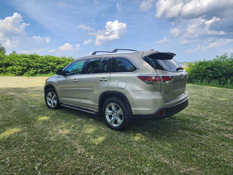 Used 2015 Toyota Highlander Limited Platinum image 4