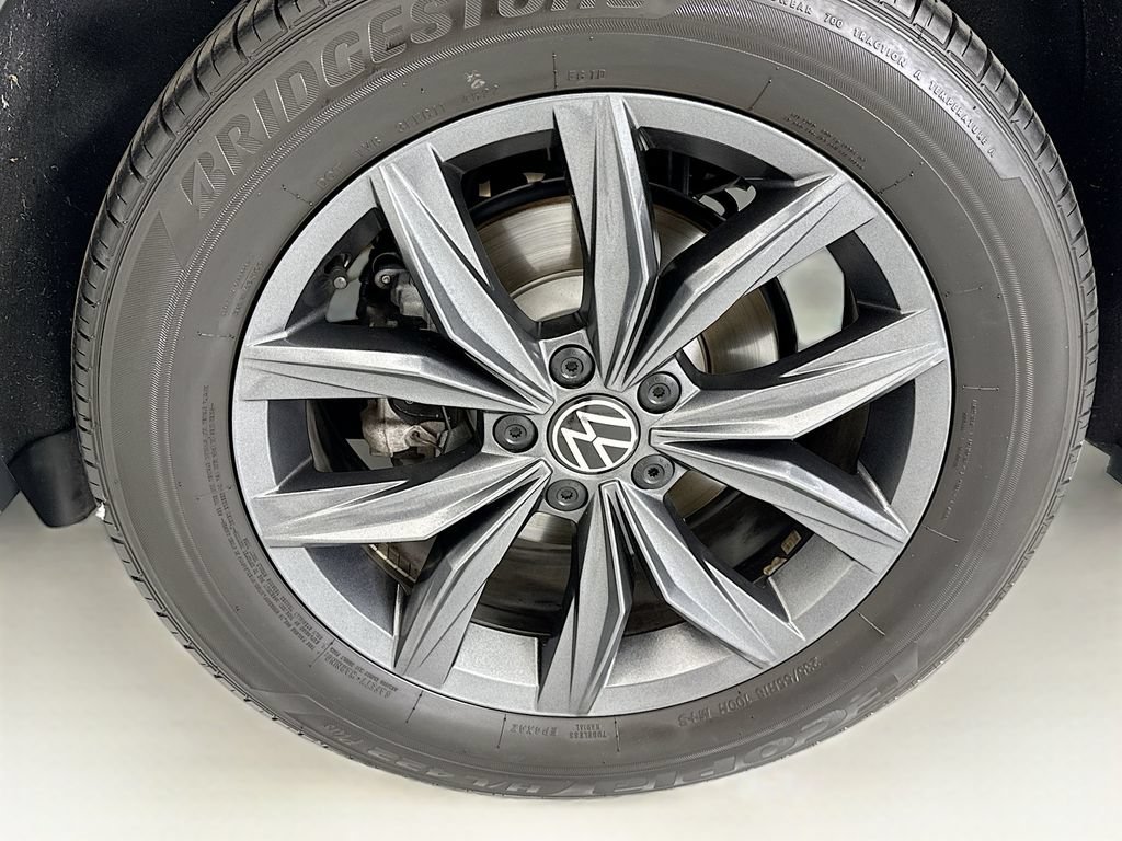 Used 2023 Volkswagen Tiguan SE FWD image 29