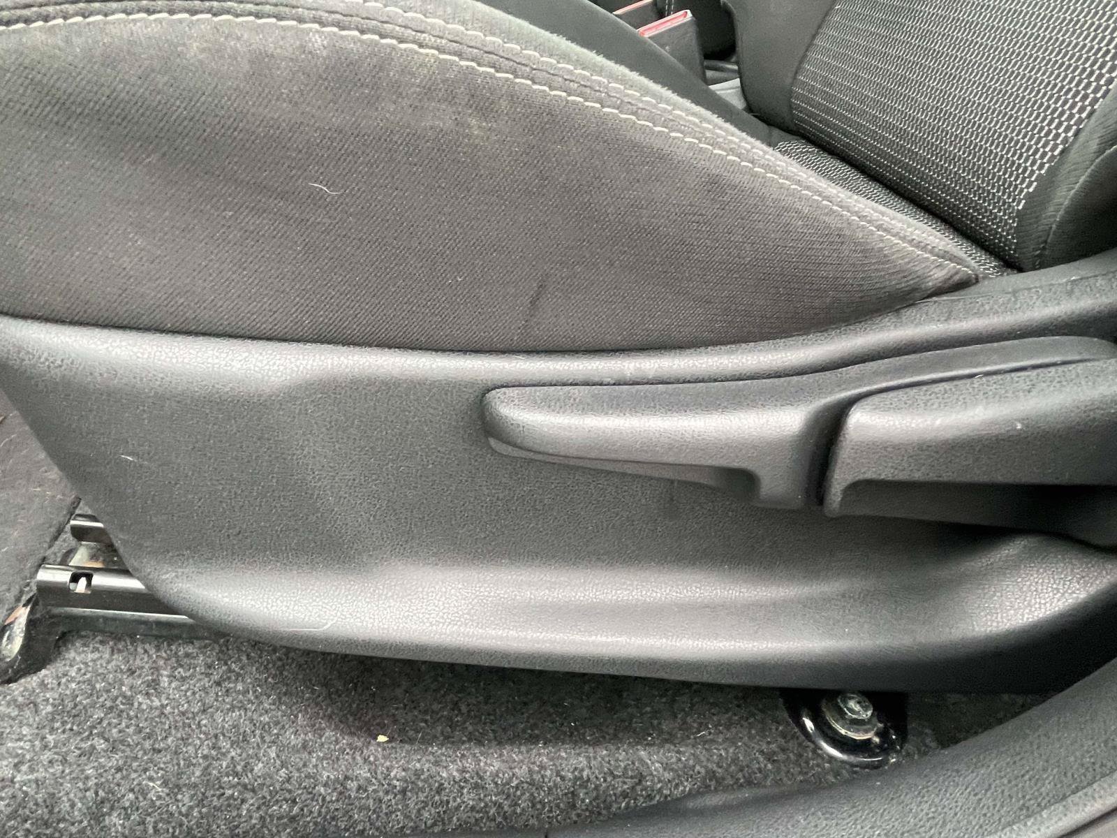 Used 2018 Nissan Versa SV FWD image 15