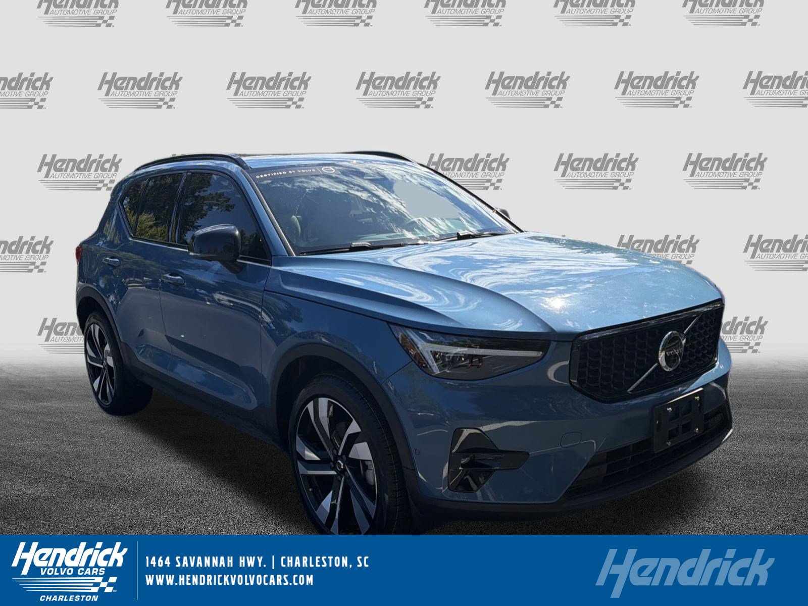 Certified 2024 Volvo XC40 B5 Ultimate w/ Protection Package Premier AWD/4WD image 1