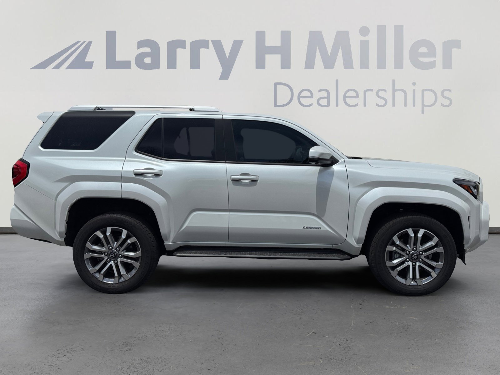 Certified 2025 Toyota 4Runner Limited AWD/4WD image 6