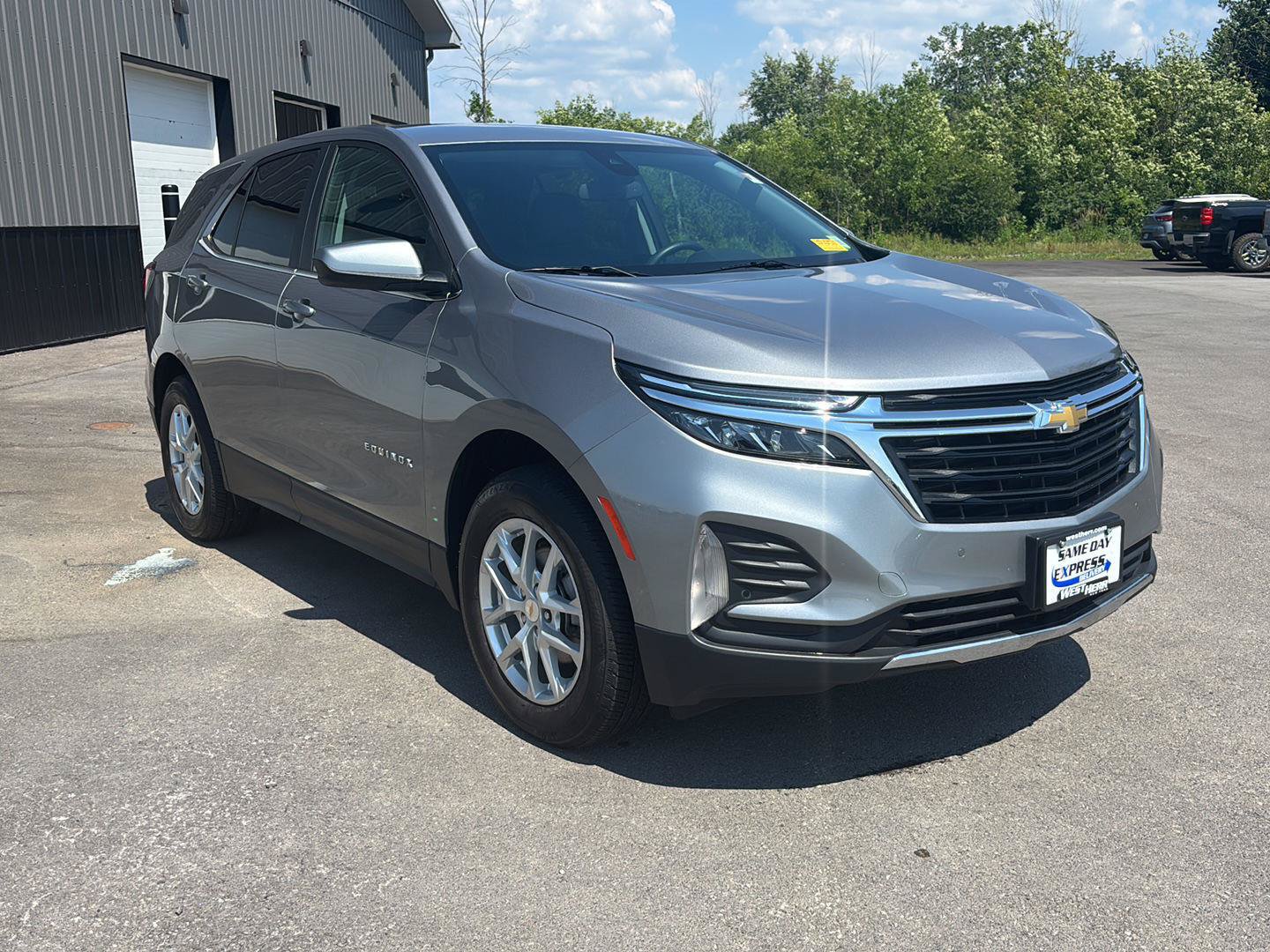 Used 2024 Chevrolet Equinox LT AWD/4WD image 3