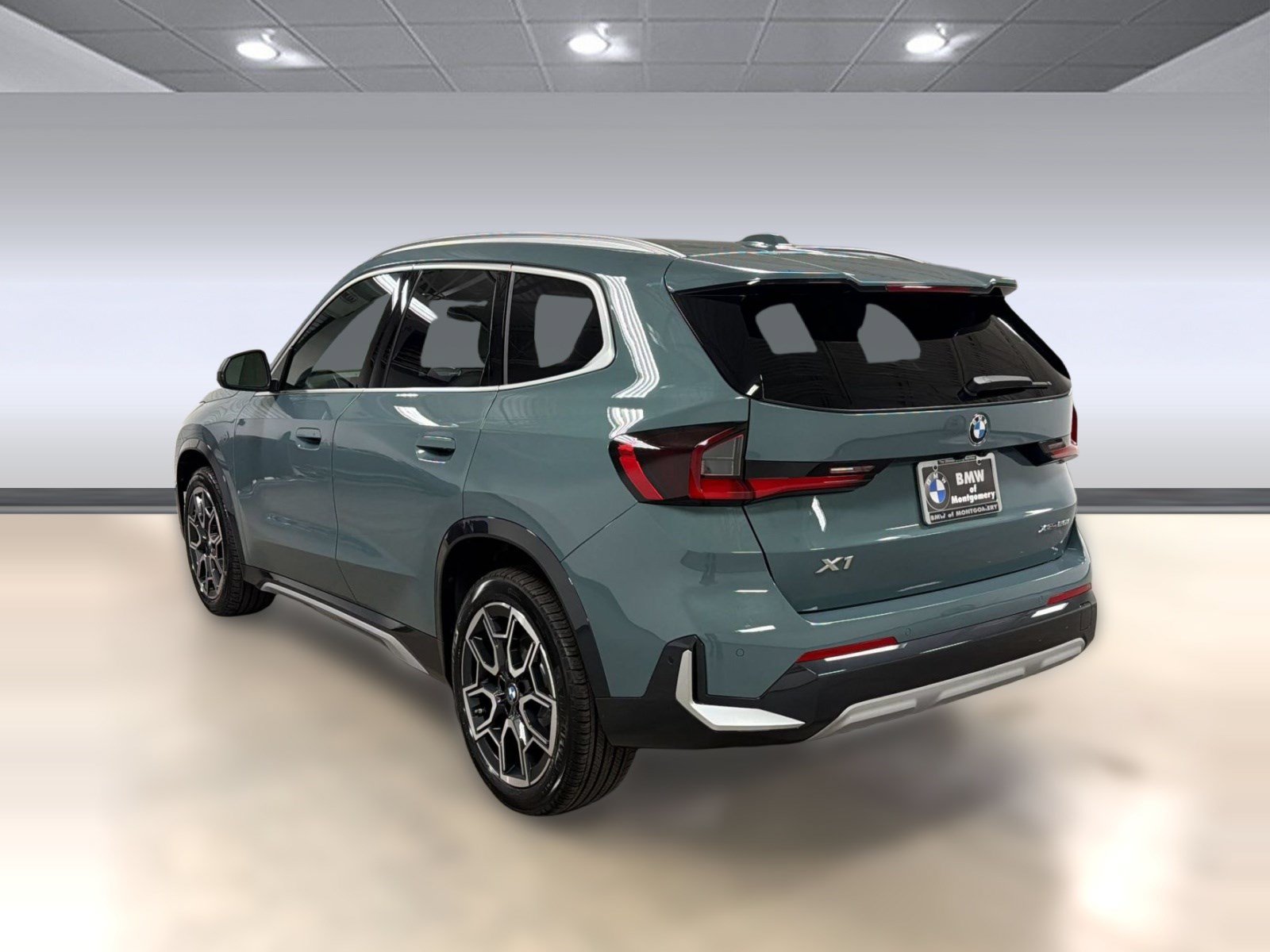 New 2026 BMW X1 xDrive28i w/ Convenience Package AWD/4WD image 2