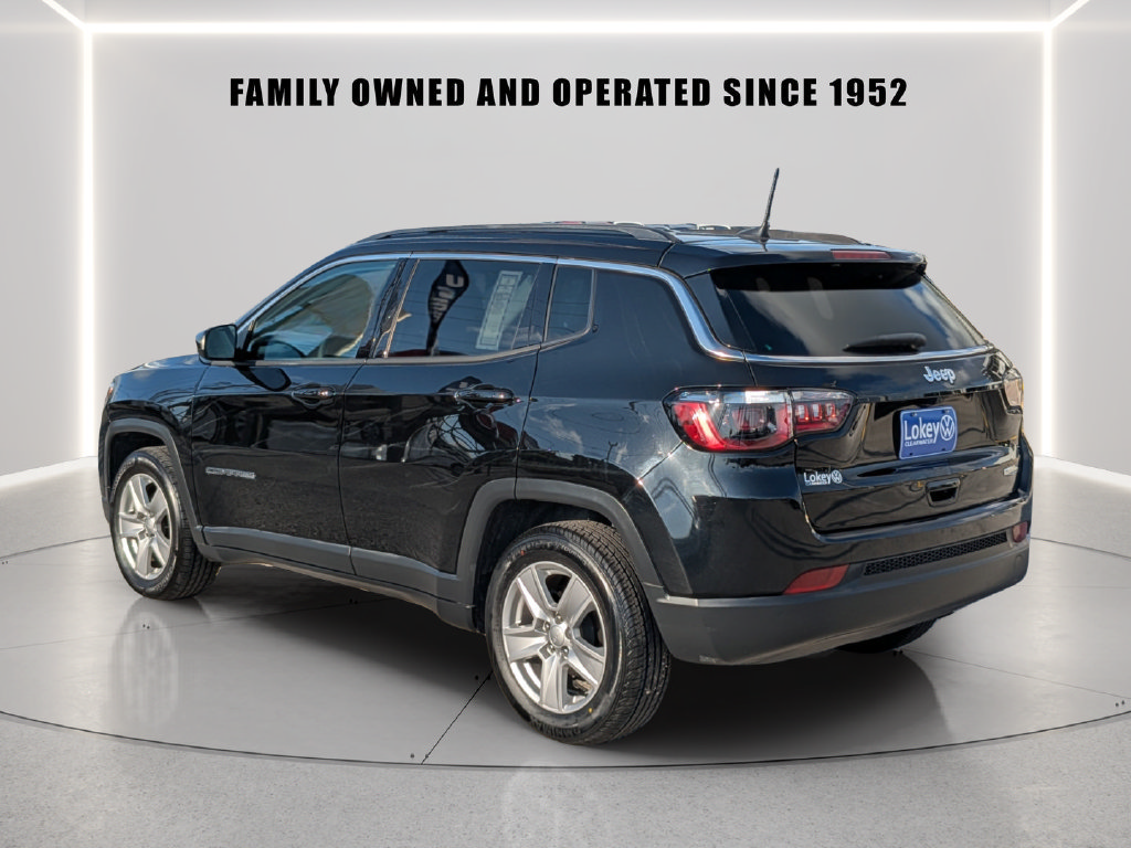 Used 2022 Jeep Compass Latitude FWD image 4