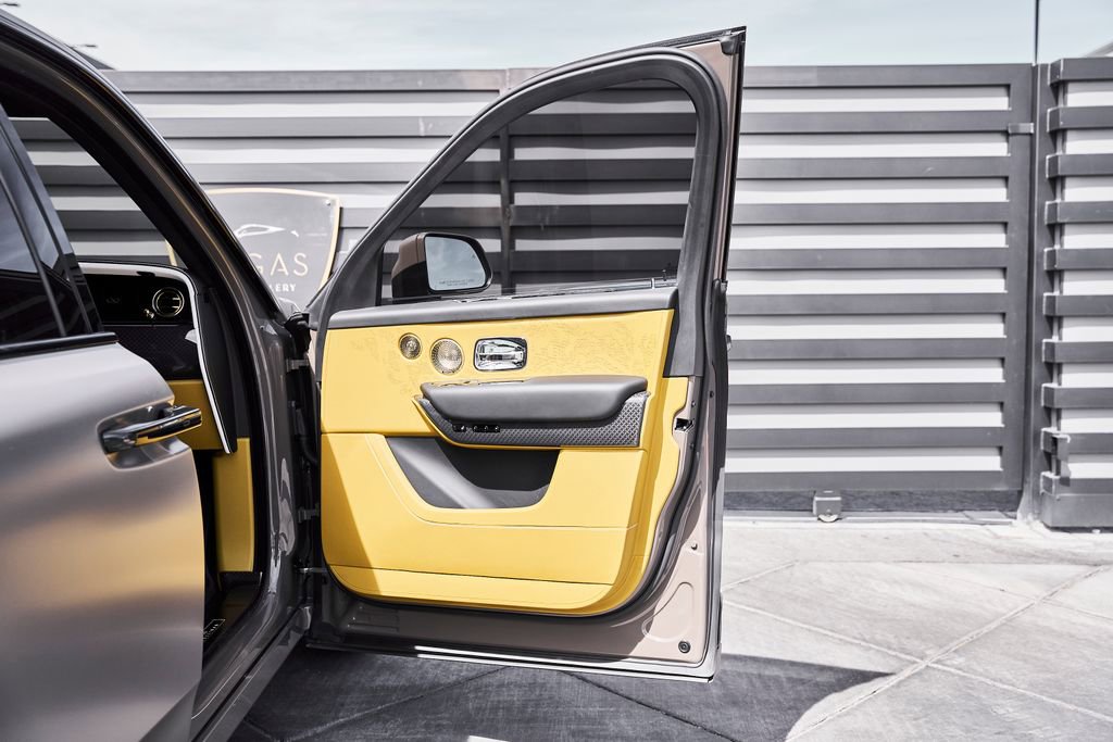 Used 2026 Rolls-Royce Cullinan Black Badge image 22