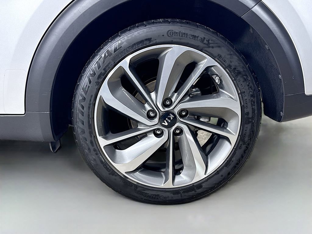 Used 2017 Kia Niro Touring w/ Advanced Technology Package FWD image 39