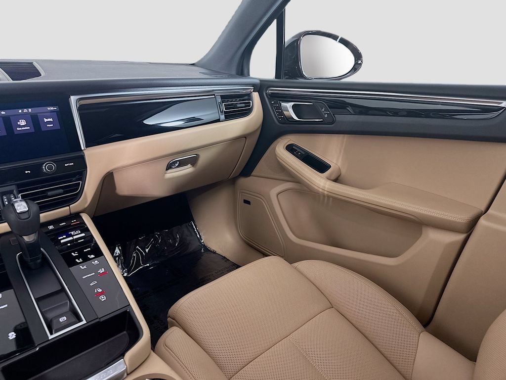 New 2026 Porsche Macan AWD/4WD image 26