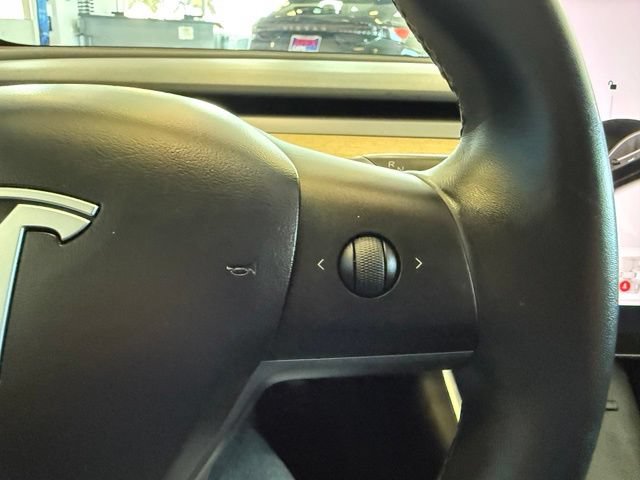 Used 2018 Tesla Model 3 Mid Range RWD image 15