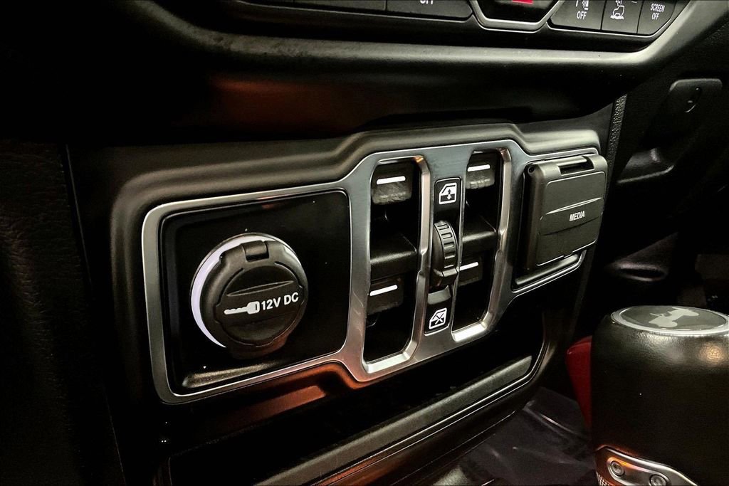 Used 2021 Jeep Wrangler Unlimited Sahara w/ Cold Weather Group image 16