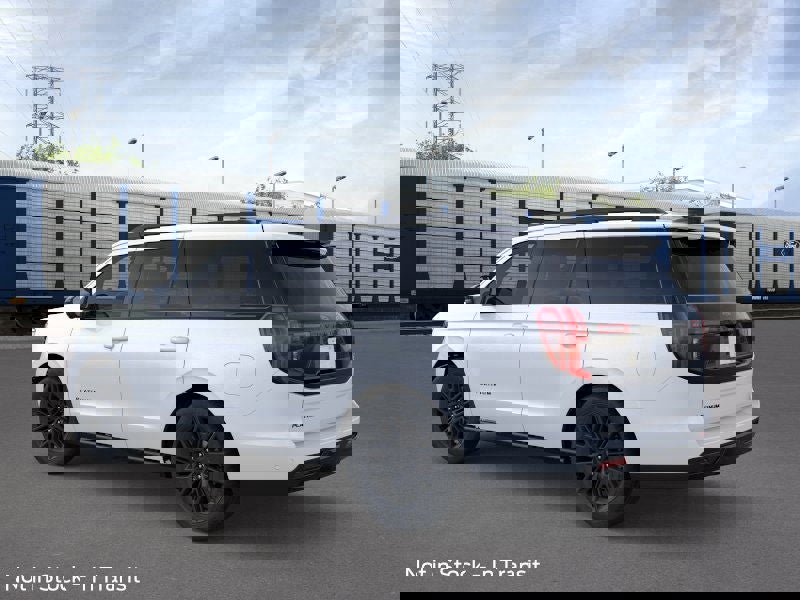 New 2026 Ford Expedition Platinum image 4