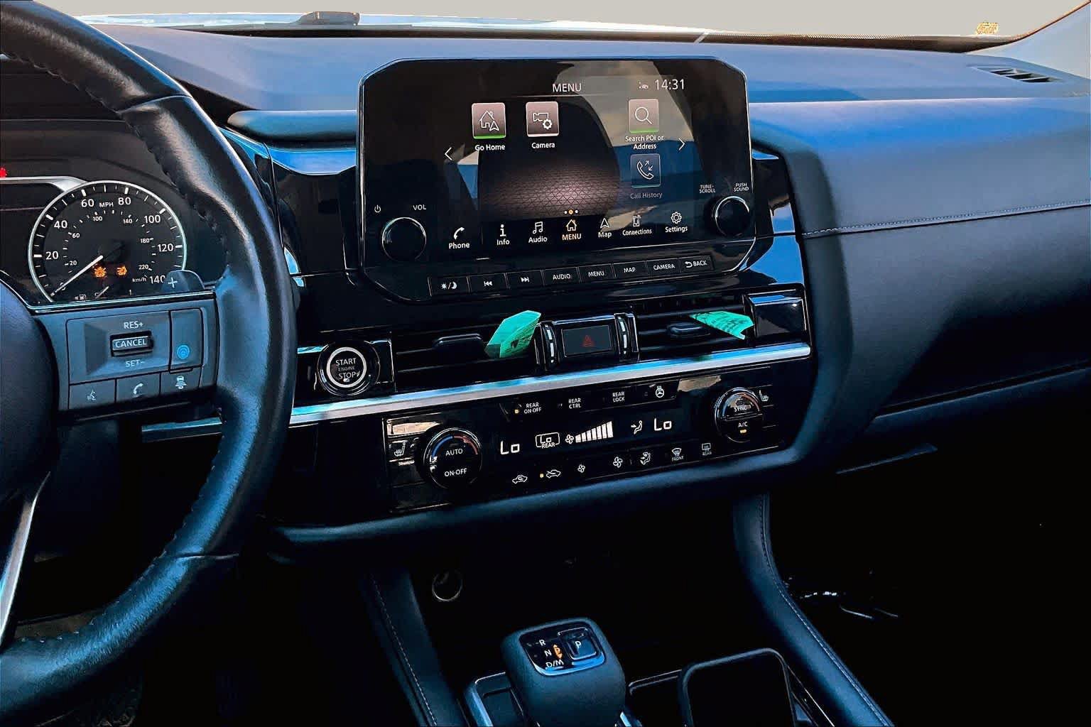 Used 2023 Nissan Pathfinder SL w/ Lighting Package (N92) FWD image 7