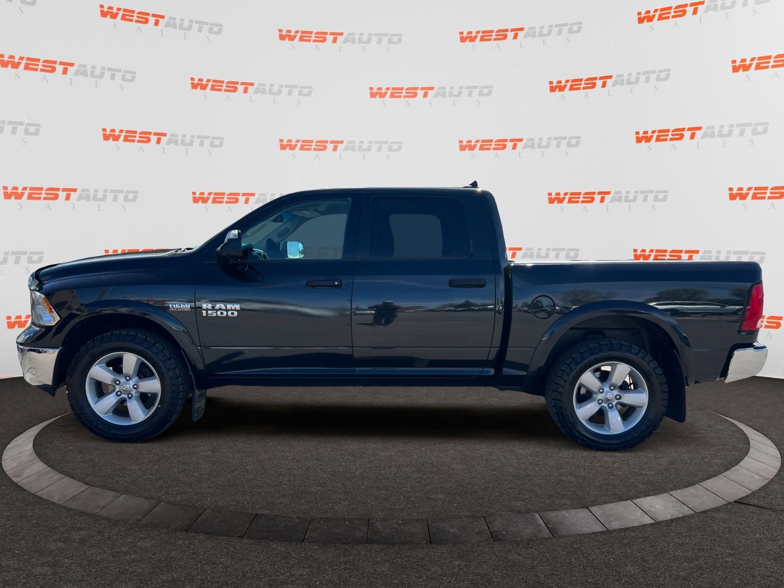 Used 2018 RAM 1500 Outdoorsman AWD/4WD image 2