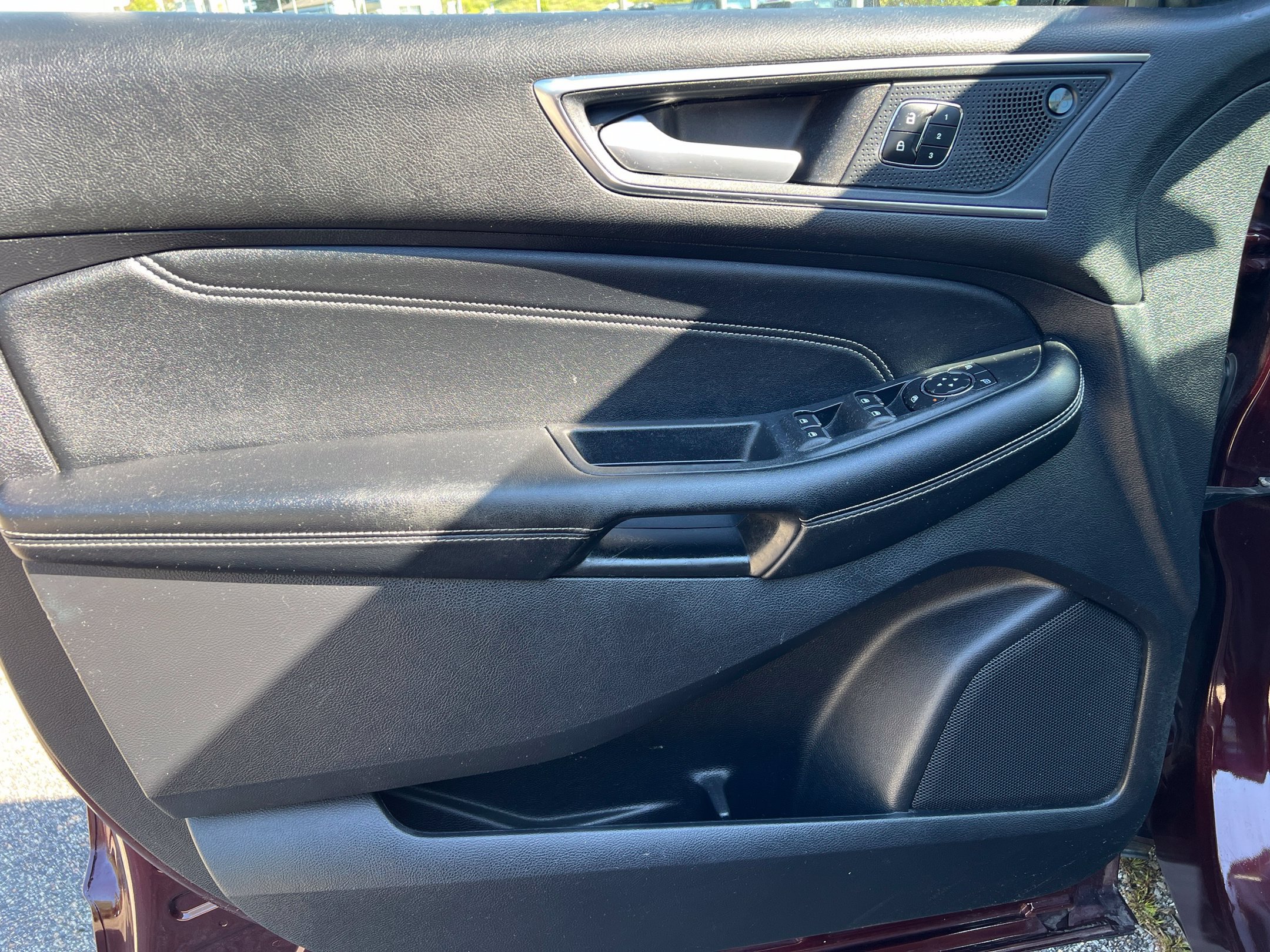 Used 2022 Ford Edge Titanium AWD/4WD image 14