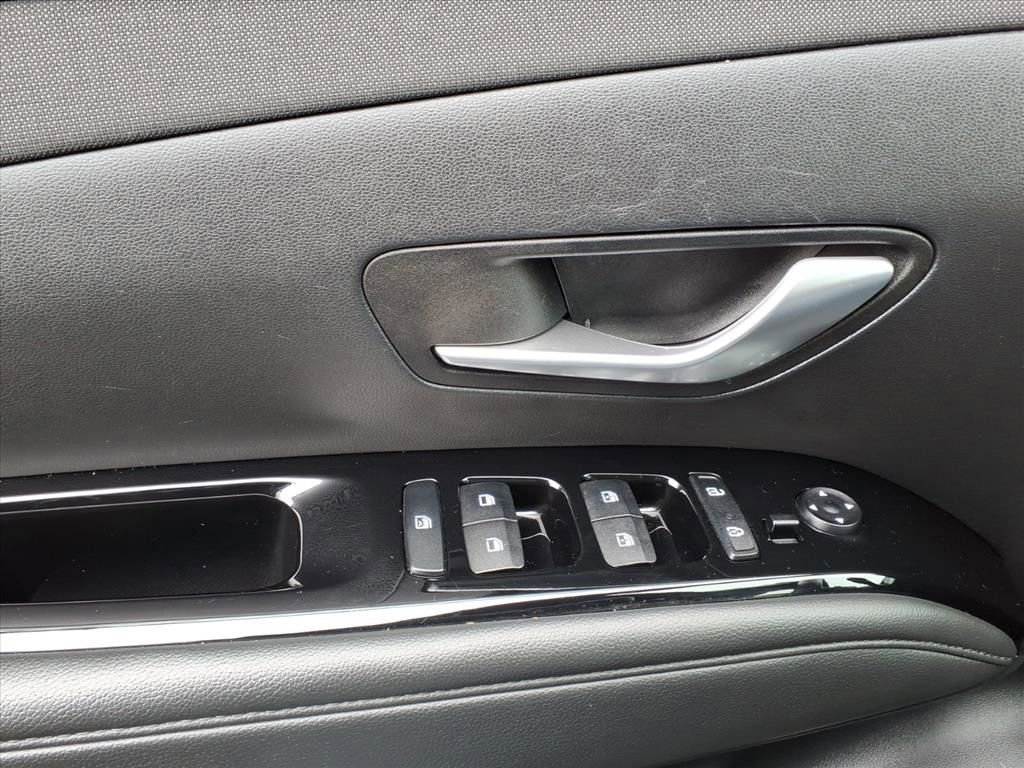 Certified 2022 Hyundai Santa Cruz Limited image 12