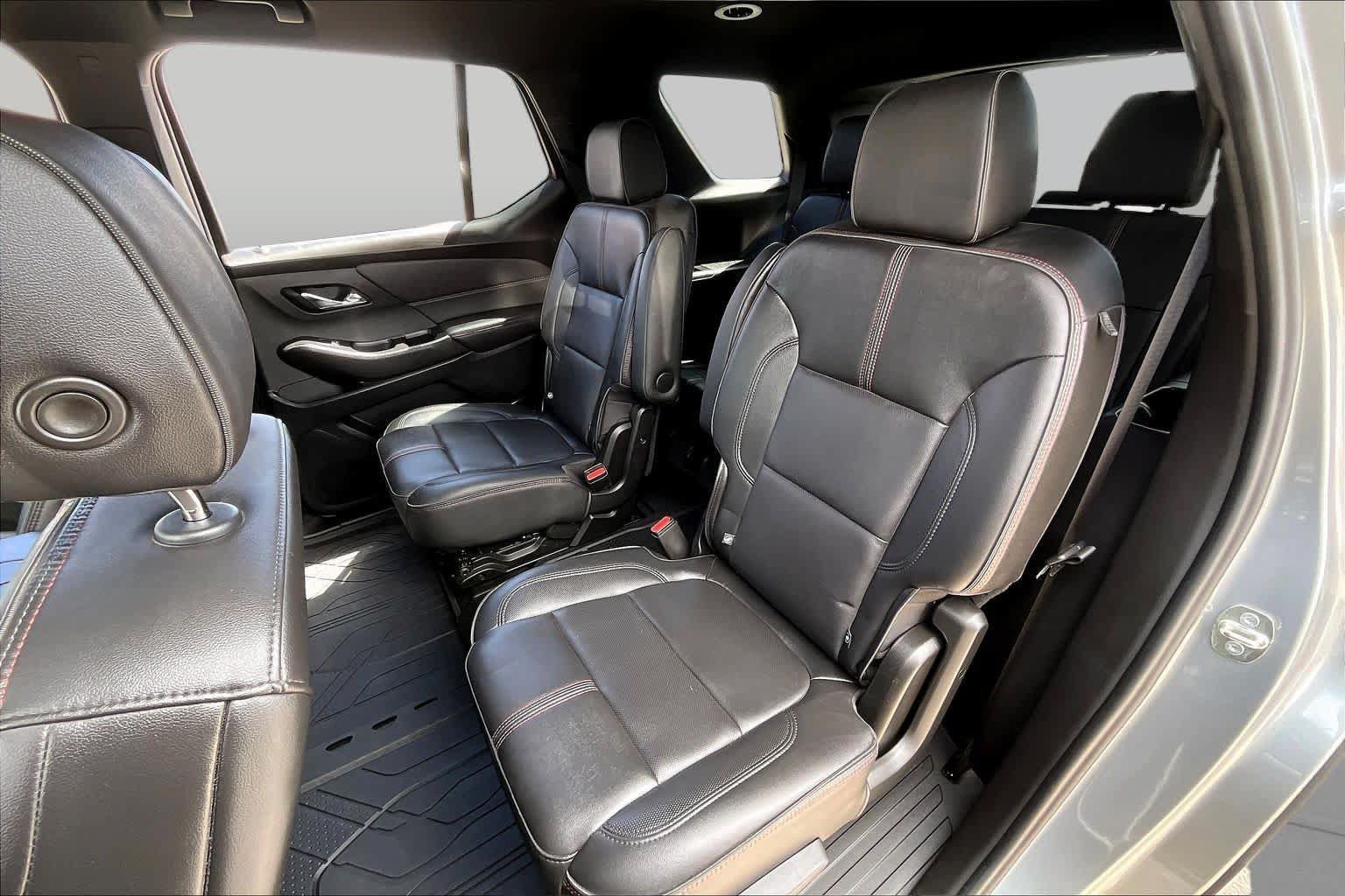 Used 2023 Chevrolet Traverse RS w/ LPO, Floor Liner Package FWD image 20