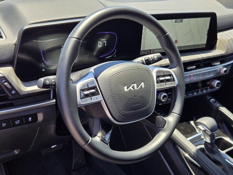 Certified 2025 Kia Telluride EX FWD image 21