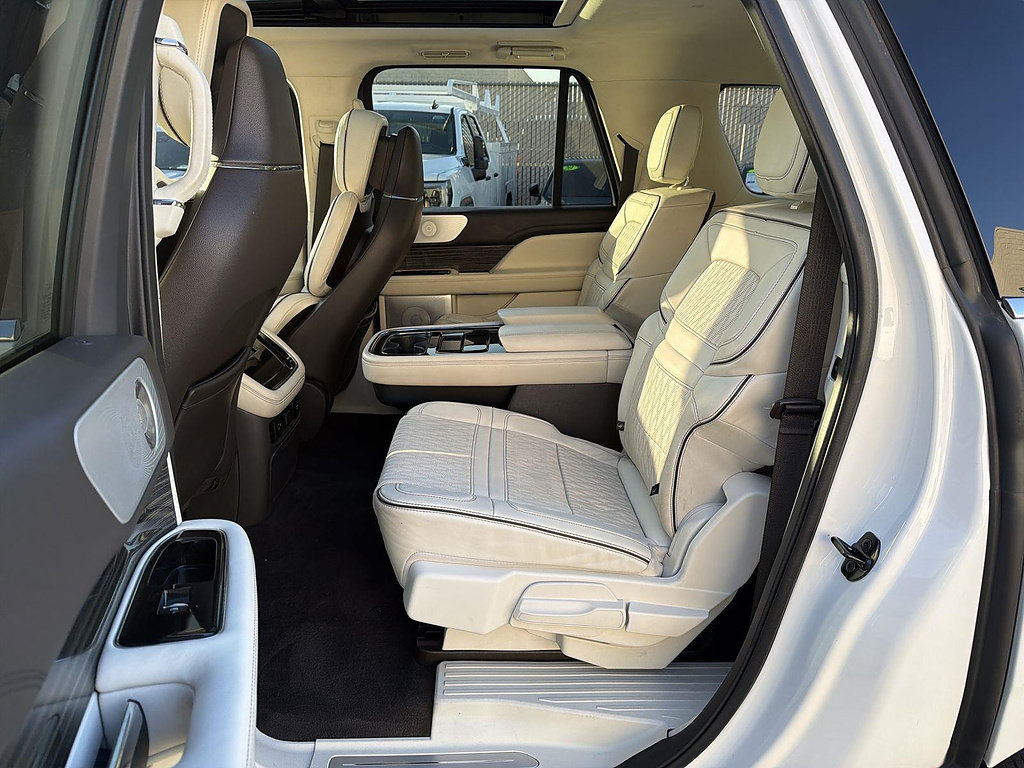 Used 2023 Lincoln Navigator L Black Label AWD/4WD image 25