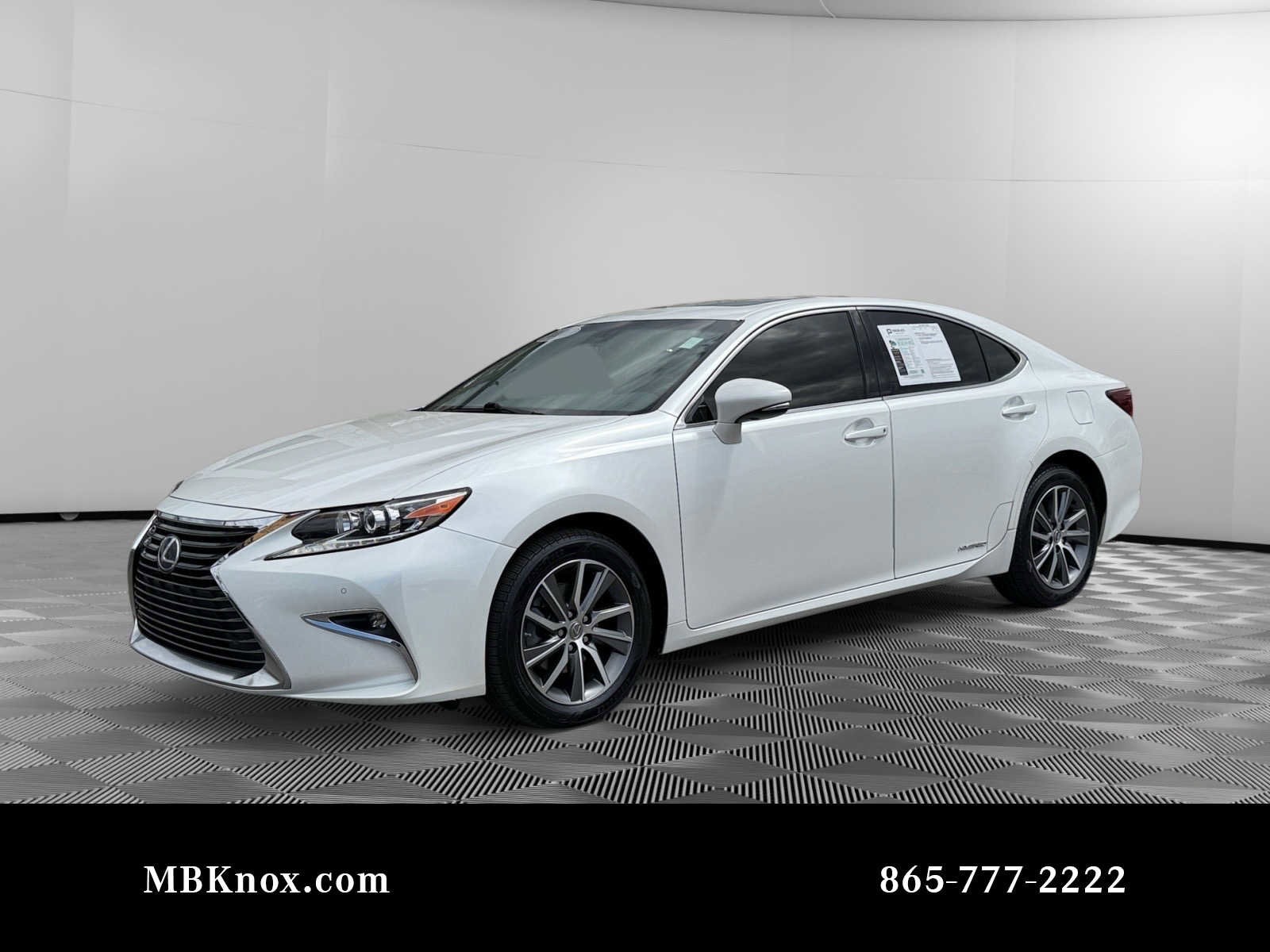 Used 2016 Lexus ES 300h w/ Navigation System Package image 1