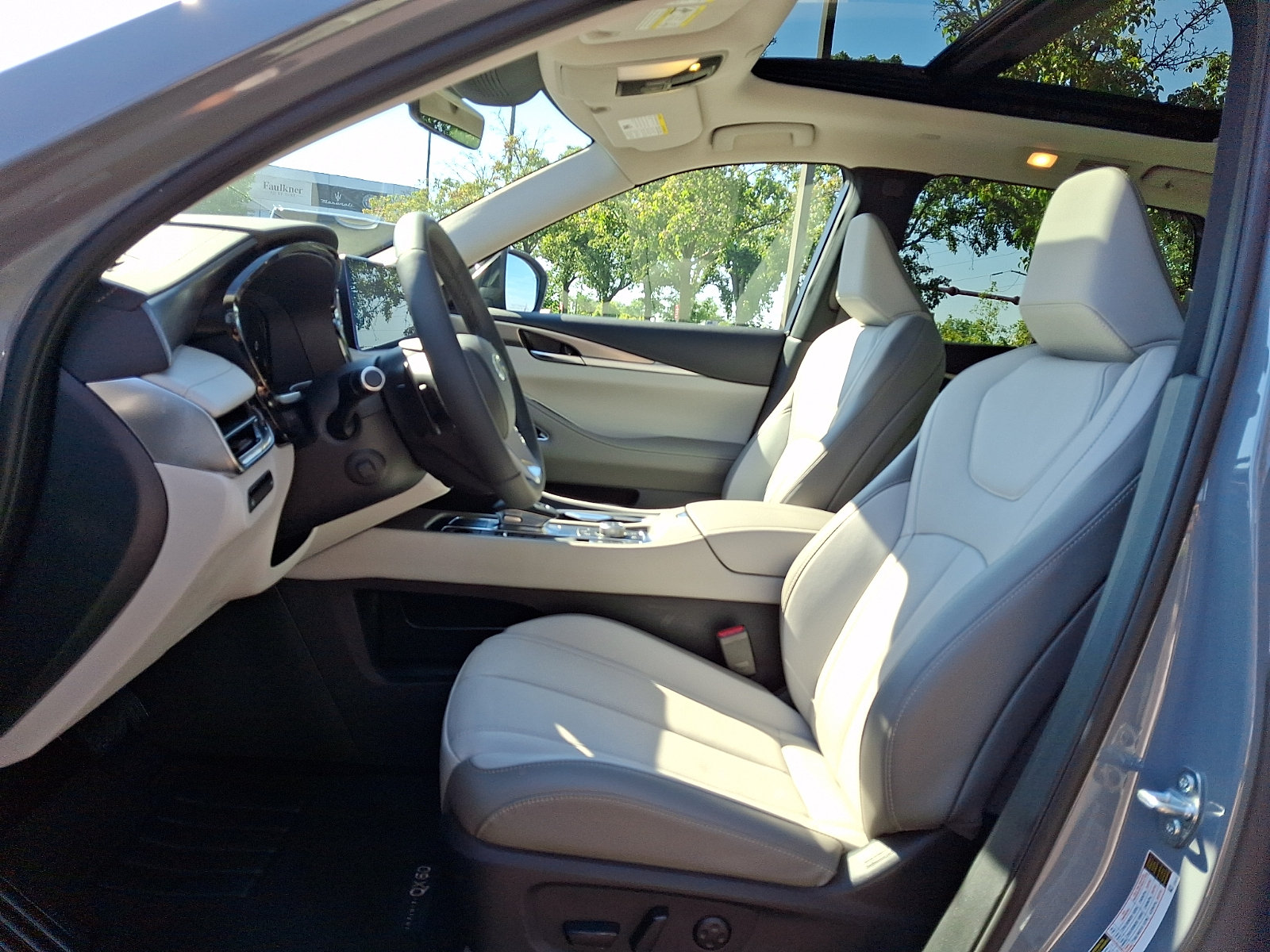 Certified 2026 INFINITI QX60 Luxe w/ Cargo Package AWD/4WD image 14