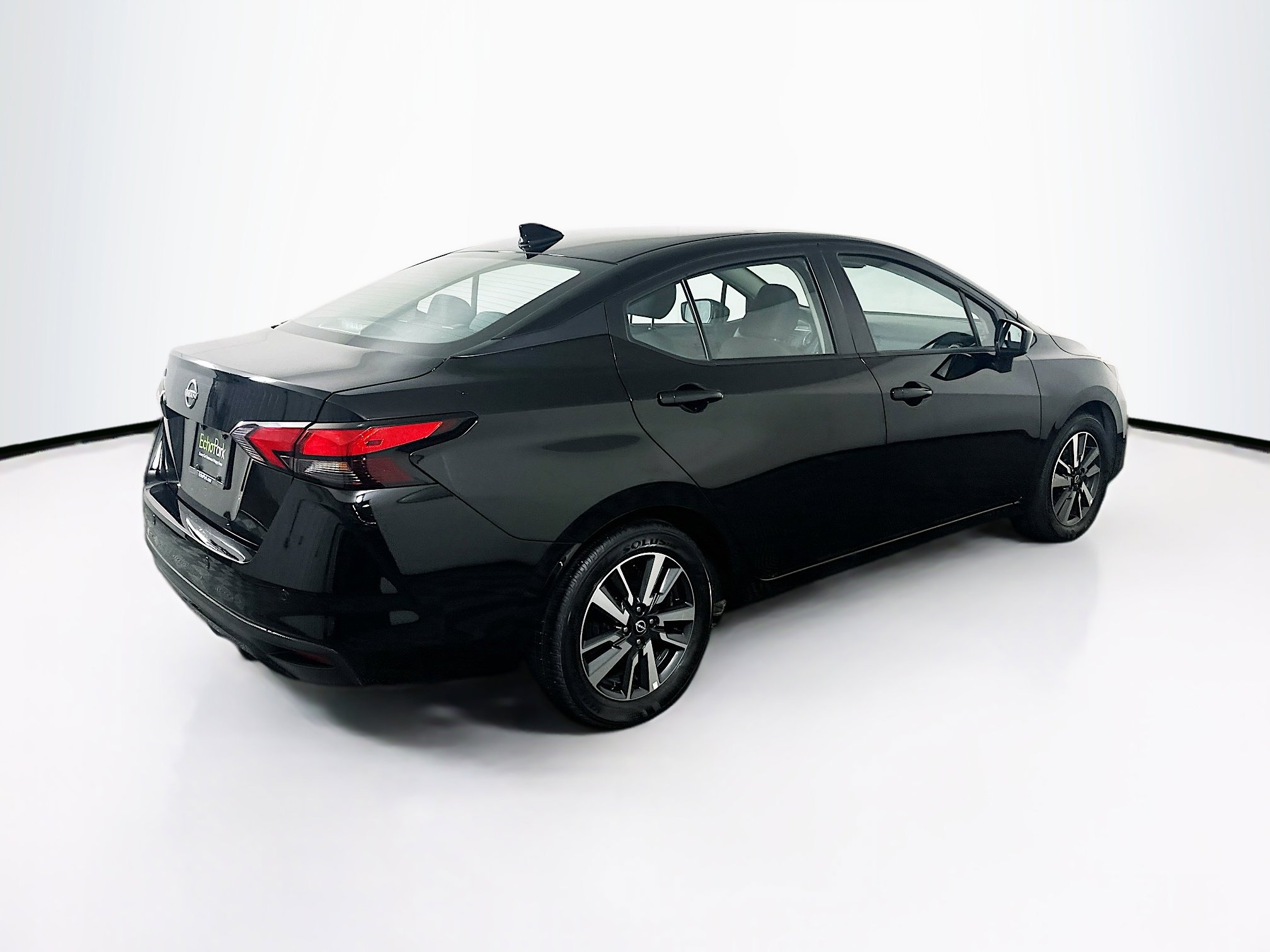 Used 2025 Nissan Versa SV image 9