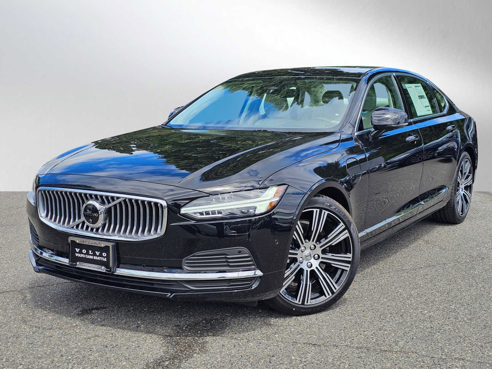Used 2024 Volvo S90 T8 Ultimate image 3