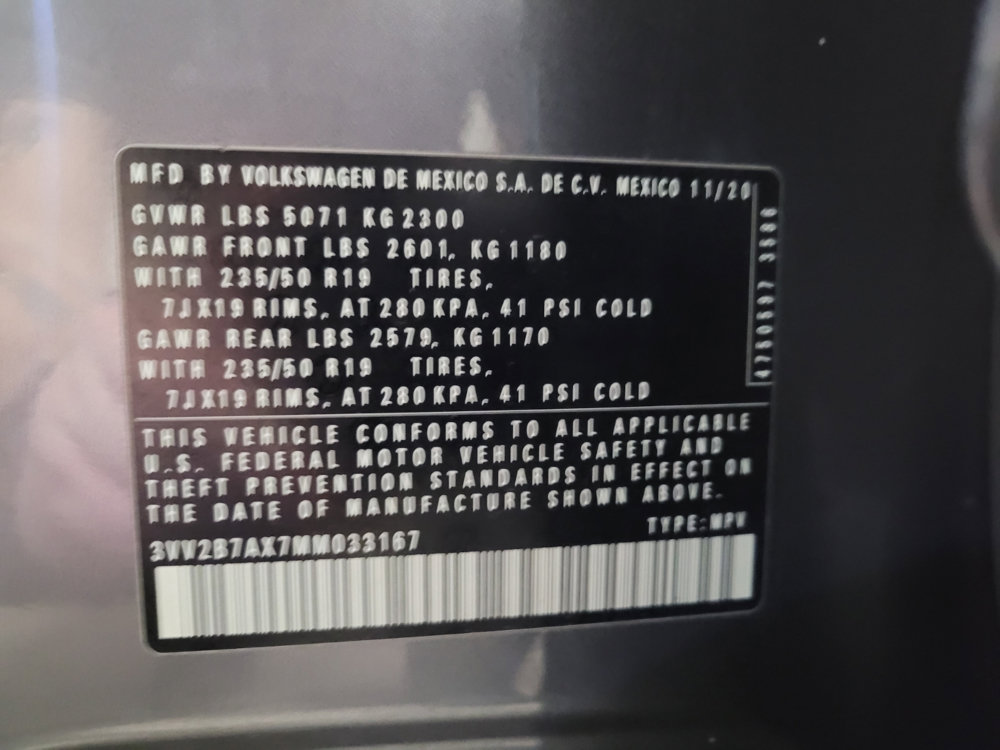 Used 2021 Volkswagen Tiguan SEL AWD/4WD image 33