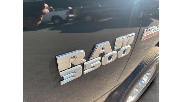 Used 2018 RAM 3500 SLT w/ Snow Chief Group AWD/4WD image 8