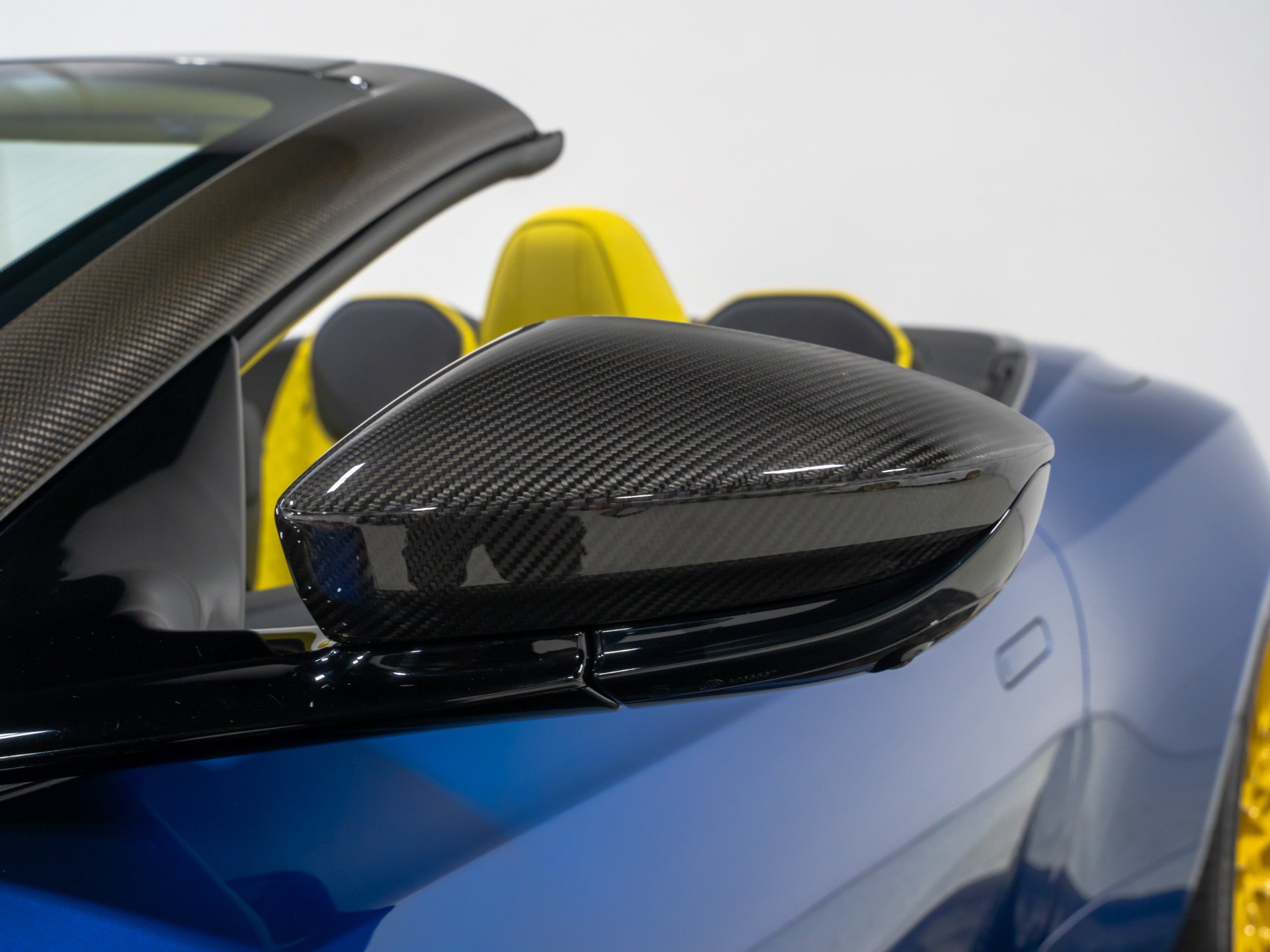 Used 2023 Aston Martin DBS Coupe RWD image 78