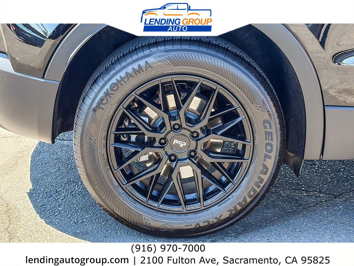 Used 2020 Cadillac XT4 Premium Luxury w/ Cold Weather Package FWD image 10