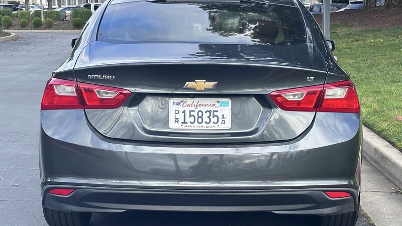 Used 2017 Chevrolet Malibu LT FWD image 7