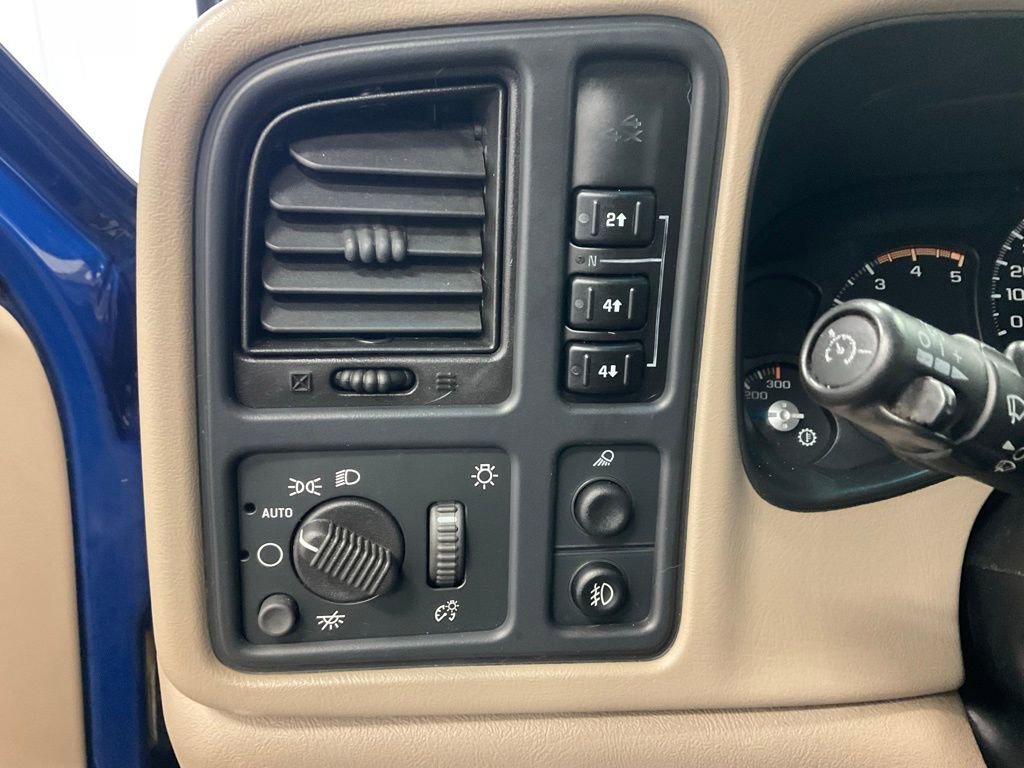 Used 2003 Chevrolet Silverado 2500 LT AWD/4WD image 14