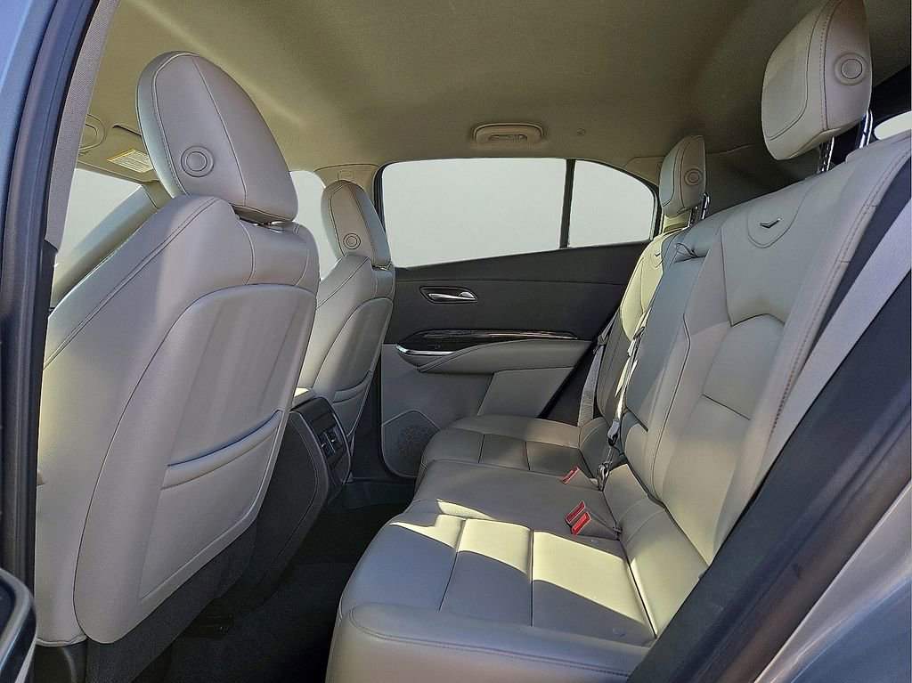 Used 2023 Cadillac XT4 Premium Luxury image 17