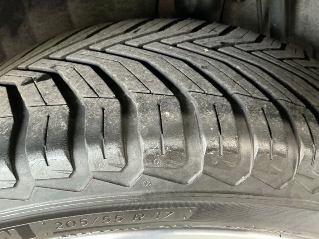 Used 2020 Nissan Kicks SV w/ Exterior Package image 35