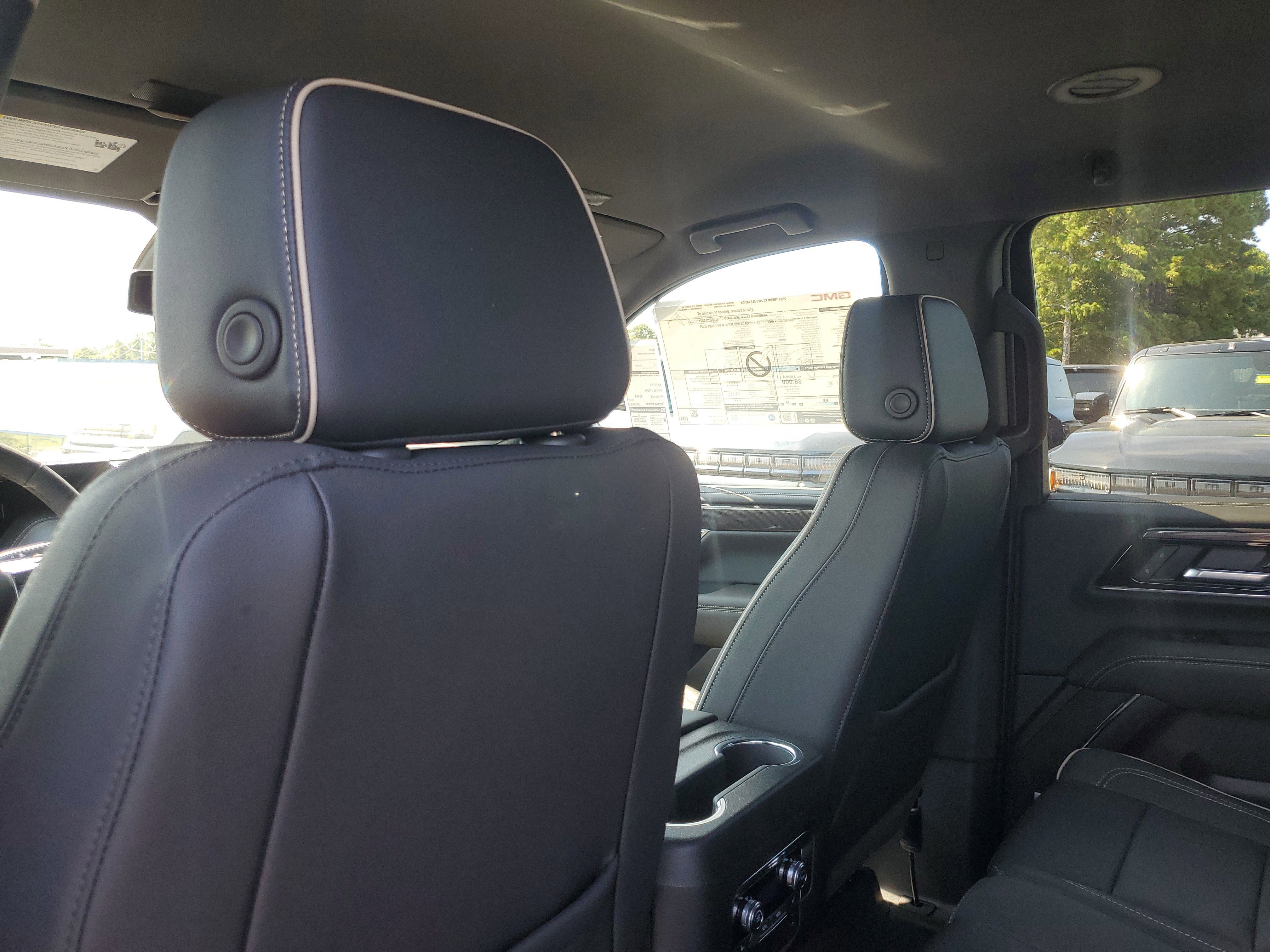 New 2025 GMC Yukon XL Elevation image 8