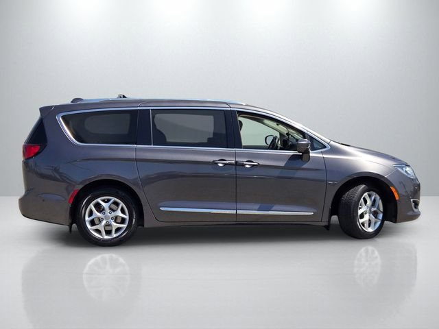 Used 2017 Chrysler Pacifica Touring-L Plus FWD image 3