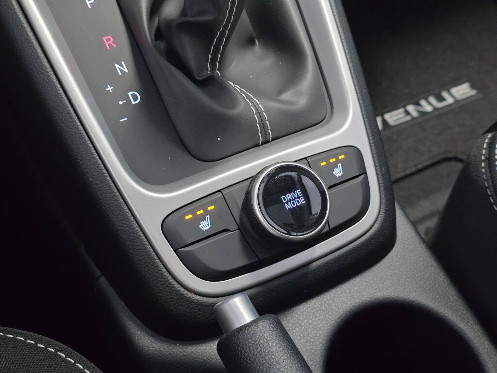 New 2026 Hyundai Venue SEL FWD image 30