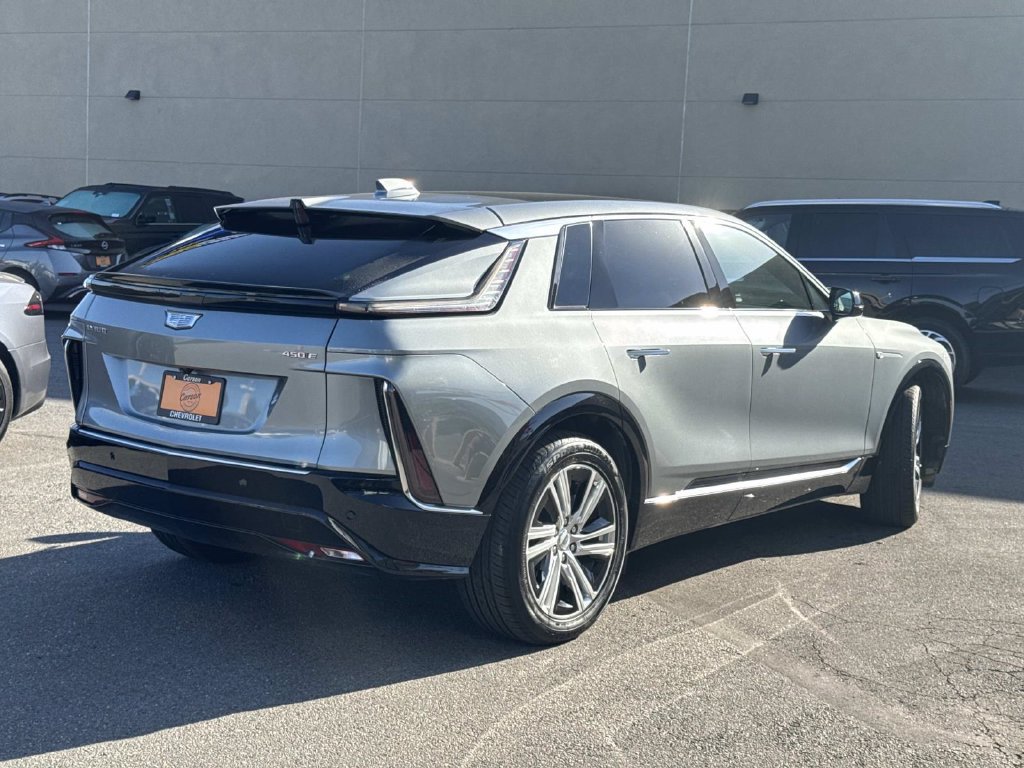 Used 2024 Cadillac Lyriq Tech RWD image 3