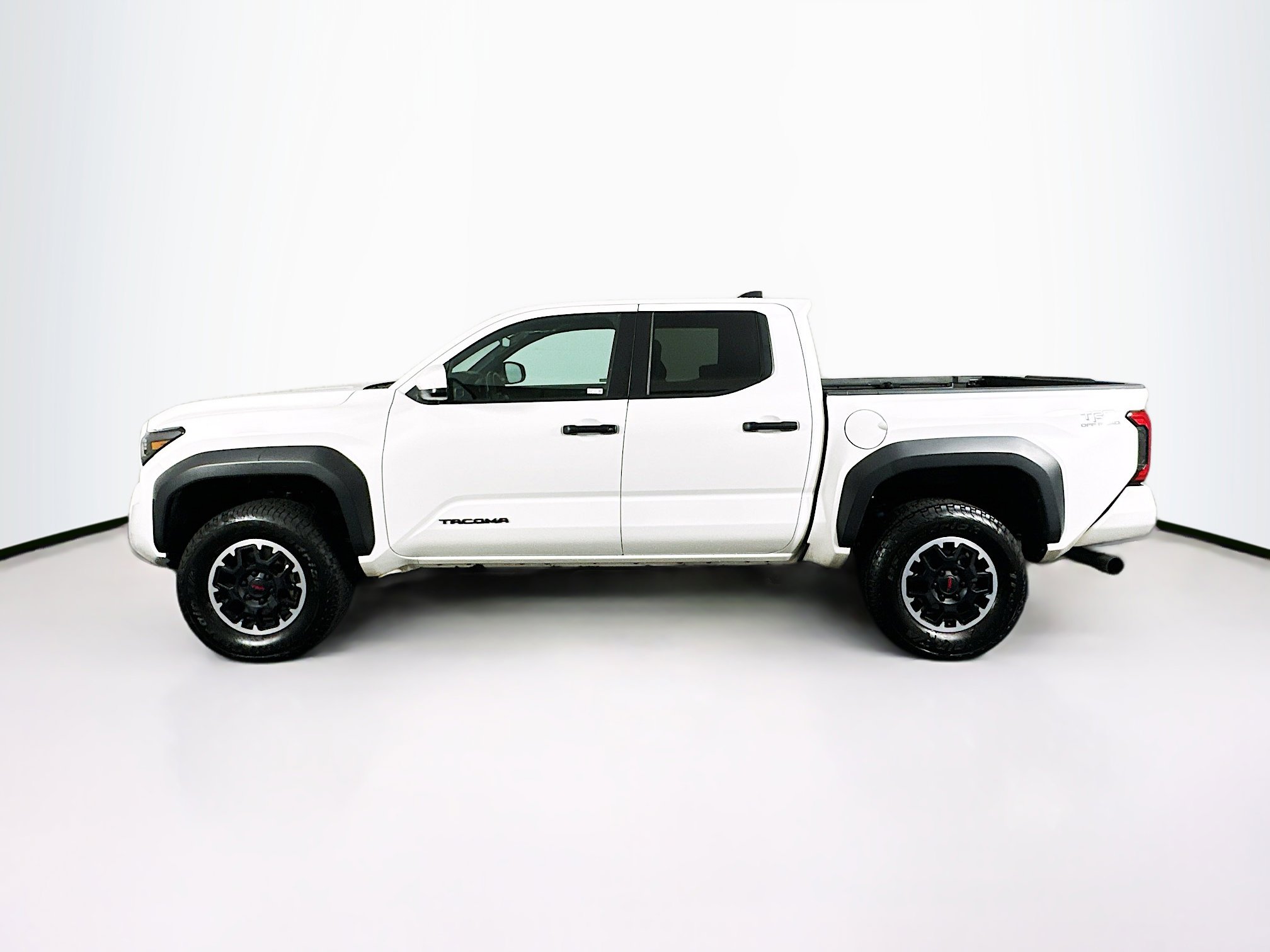 Used 2024 Toyota Tacoma TRD Off-Road image 4